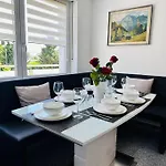 Appartamento Fuer 6 Personen Wlan Balkon Parken Stilvoll
