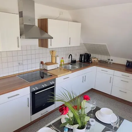 Appartamento Fuer 6 Personen Wlan Balkon Parken Stilvoll *