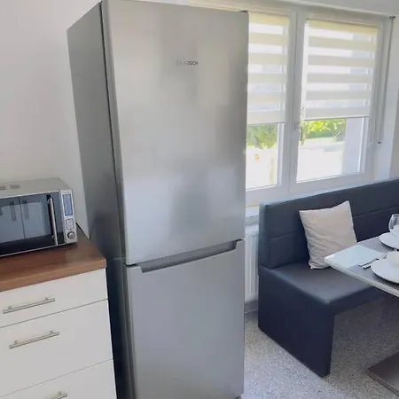 Apartmán Fuer 6 Personen Wlan Balkon Parken Stilvoll *
