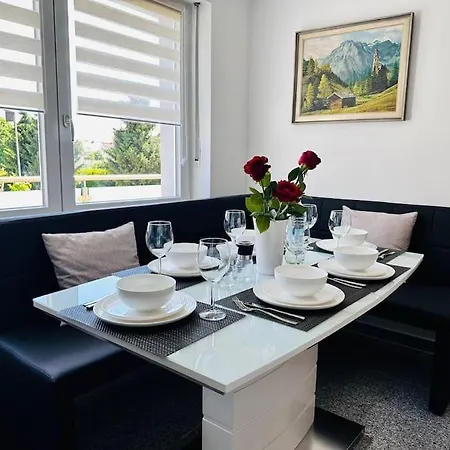 Апартаменты Fuer 6 Personen Wlan Balkon Parken Stilvoll