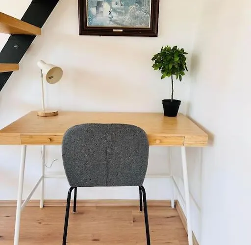 Fuer 6 Personen Wlan Balkon Parken Stilvoll Appartement